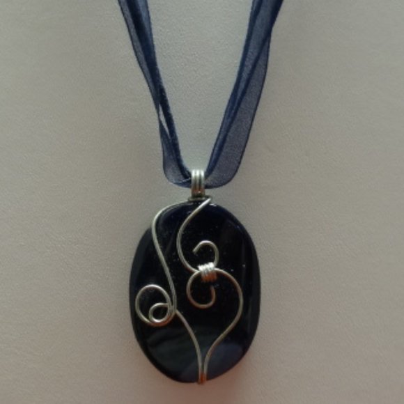 Handmade Blue Stone Wrapped in Wire w/Earrings - Picture 3 of 3